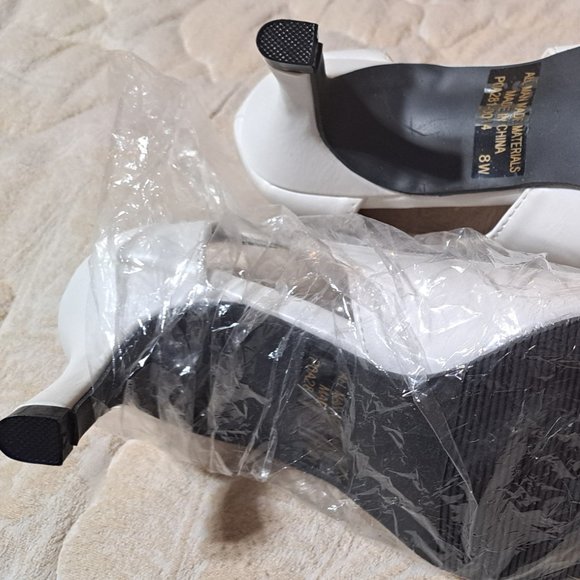 CLASSIQUE white pumps 8w - Picture 5 of 6